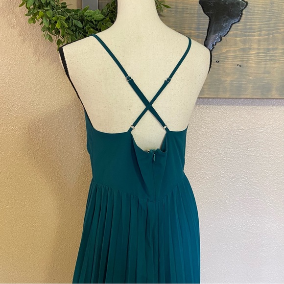 Lulus Perfectly Passionate Emerald Green Pleated Sleeveless Midi Dress - Picture 5 of 9